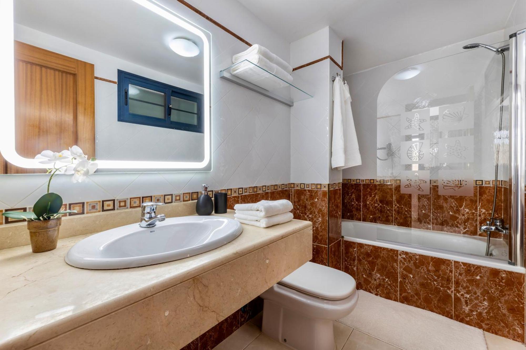 Villa Playa Blanca - Heated Pool, Aircon Exterior foto